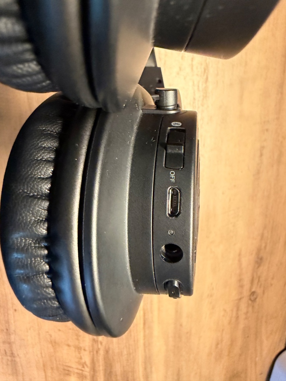 Audio-Technica Bluetooth Over-The-Ear Headphones (Model ATH-M50xBT) - Picture 3 of 6